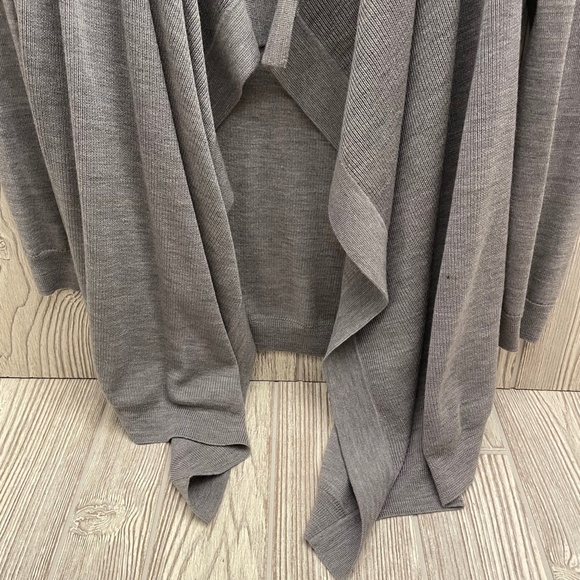 THEORY Gray Wool Cardigan Open Front With Pockets Draped Size Medium - Picture 4 of 9